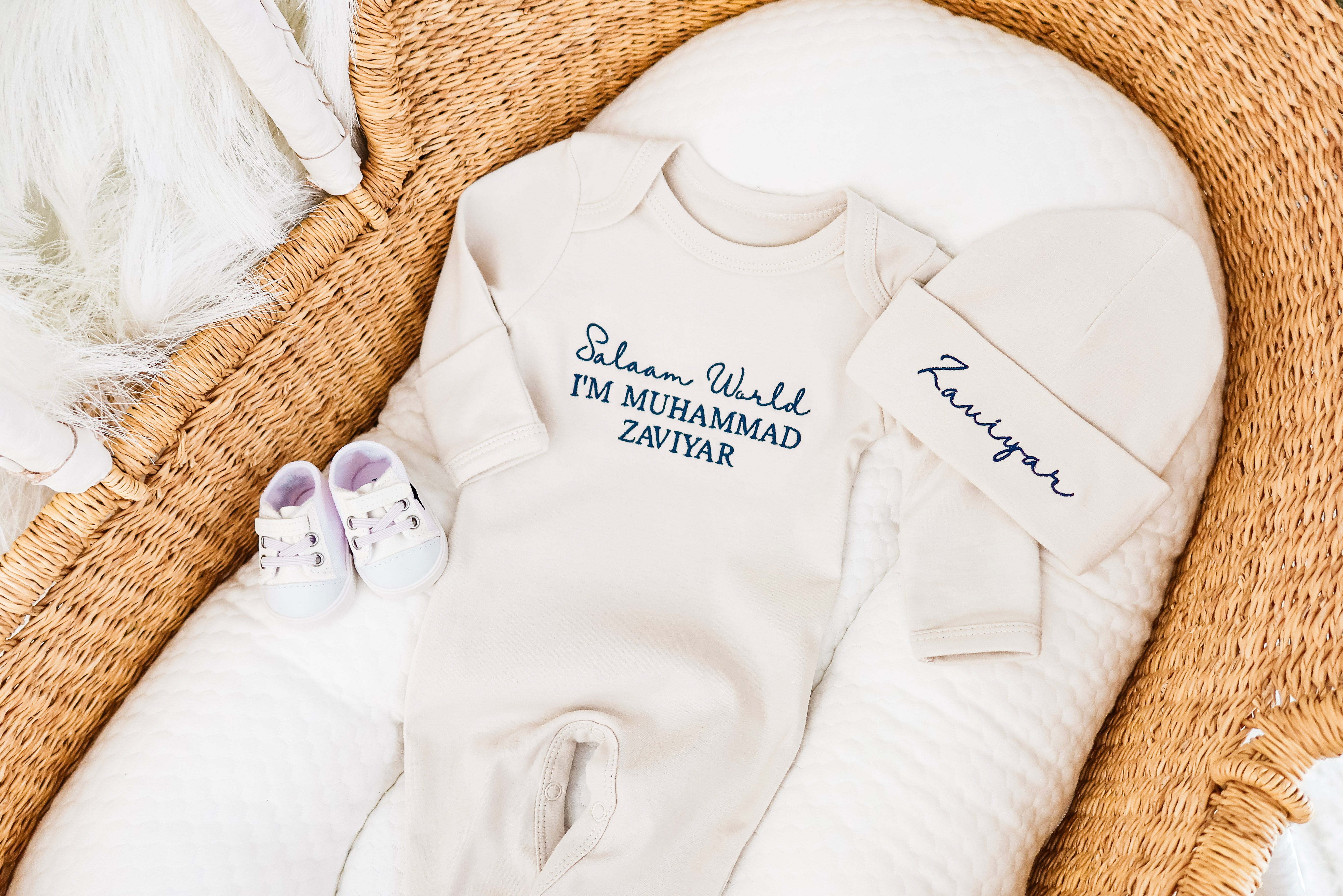 Set Helloworld Personalized Baby Outfit Set